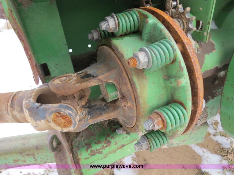 image for item B4552 John Deere 346 small square baler