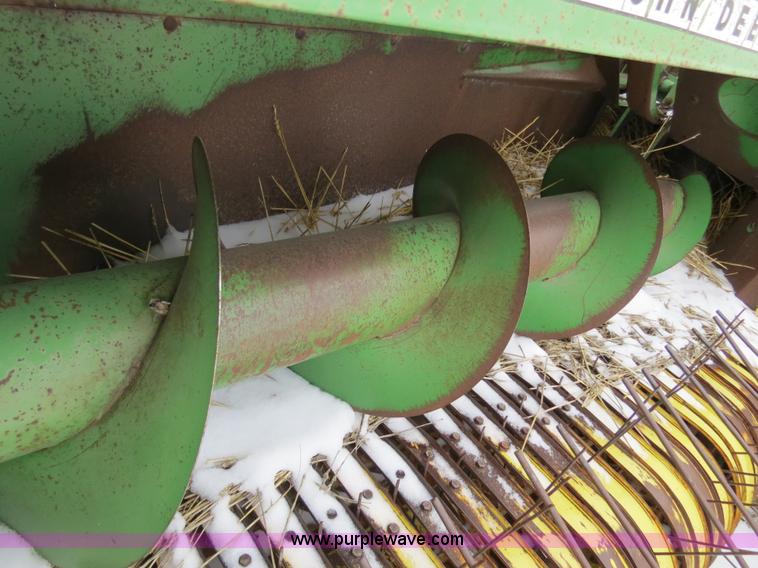 image for item B4552 John Deere 346 small square baler