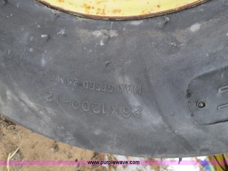 image for item B4552 John Deere 346 small square baler