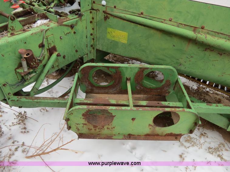 image for item B4552 John Deere 346 small square baler