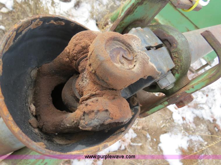 image for item B4553 John Deere 346 small square baler