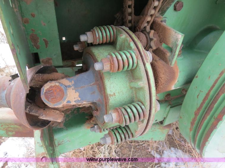 image for item B4553 John Deere 346 small square baler