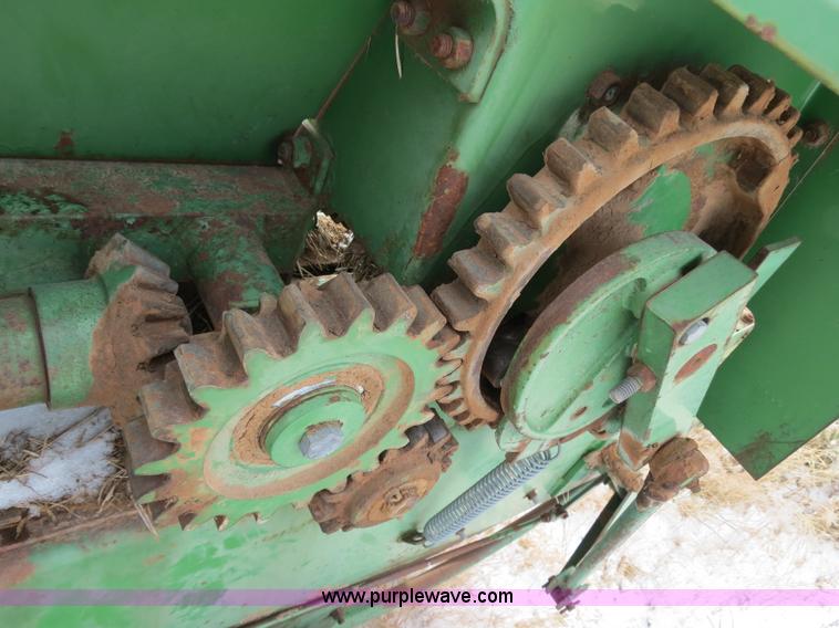 image for item B4553 John Deere 346 small square baler