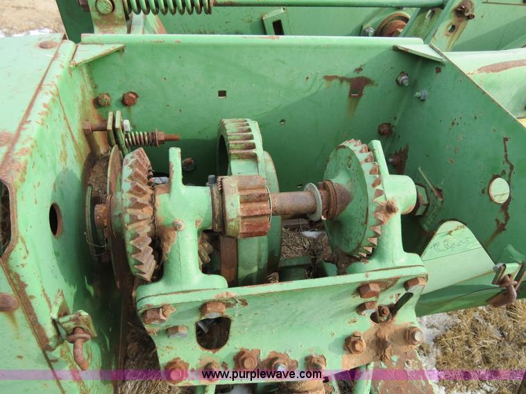 image for item B4553 John Deere 346 small square baler