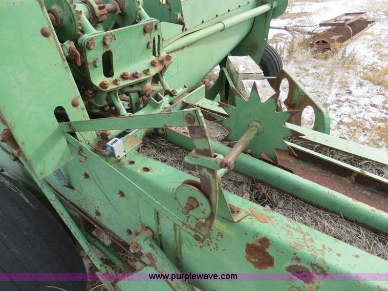 image for item B4553 John Deere 346 small square baler