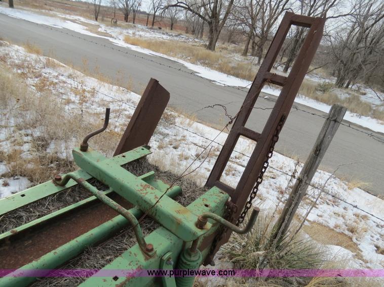 image for item B4553 John Deere 346 small square baler