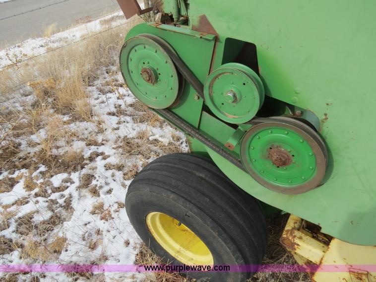 image for item B4553 John Deere 346 small square baler