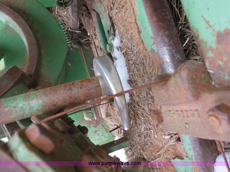 image for item B4553 John Deere 346 small square baler