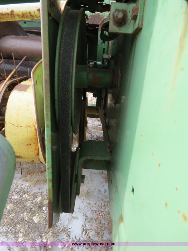 image for item B4553 John Deere 346 small square baler