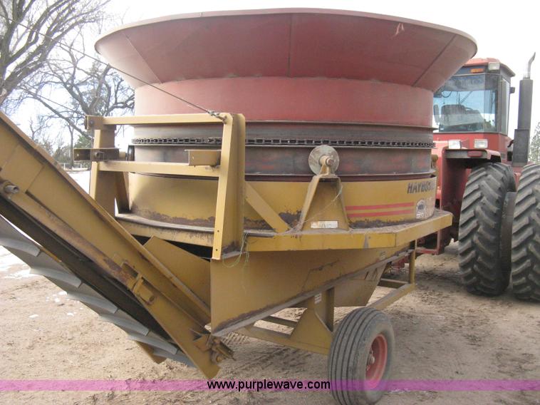 image for item B8456 1992 HayBuster H1000 Big Bite tub grinder