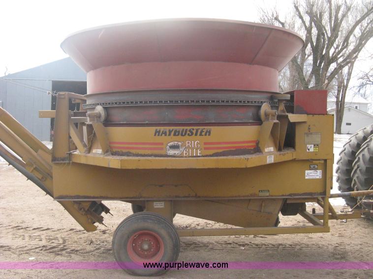 image for item B8456 1992 HayBuster H1000 Big Bite tub grinder