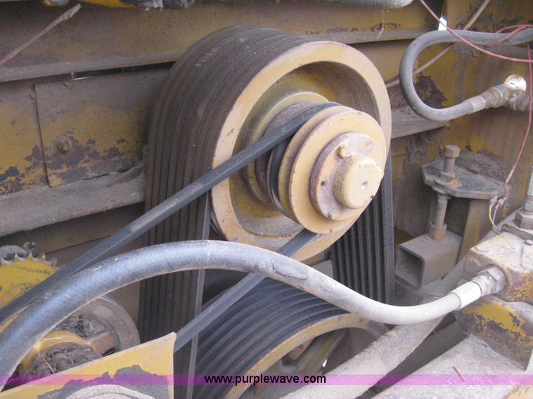 image for item B8456 1992 HayBuster H1000 Big Bite tub grinder