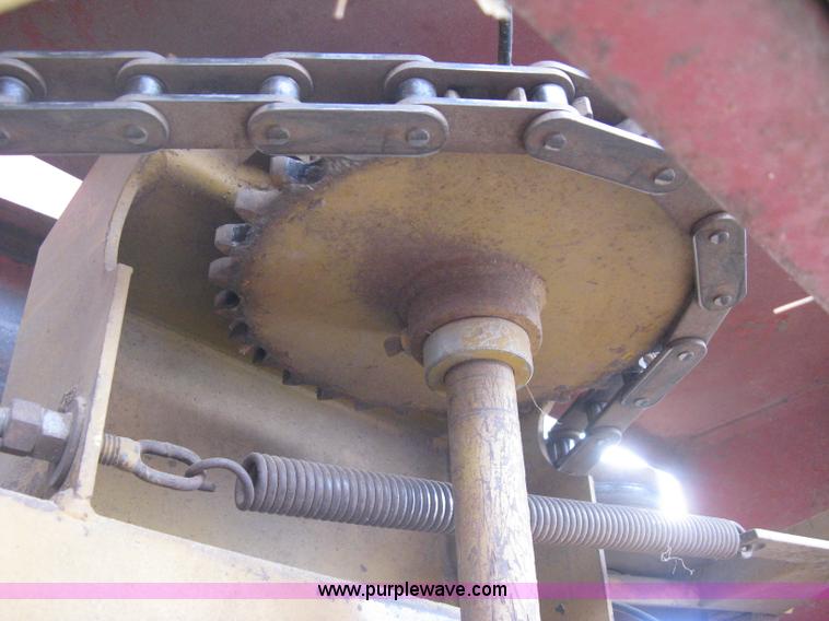 image for item B8456 1992 HayBuster H1000 Big Bite tub grinder