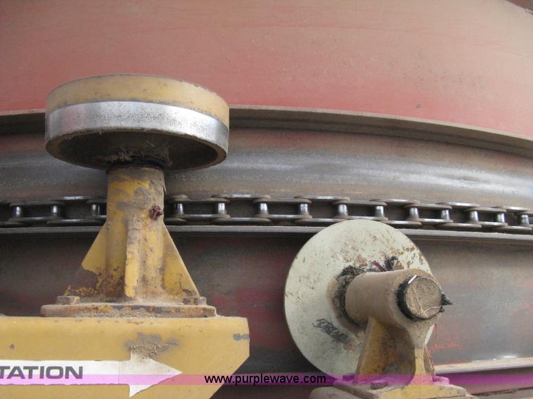 image for item B8456 1992 HayBuster H1000 Big Bite tub grinder