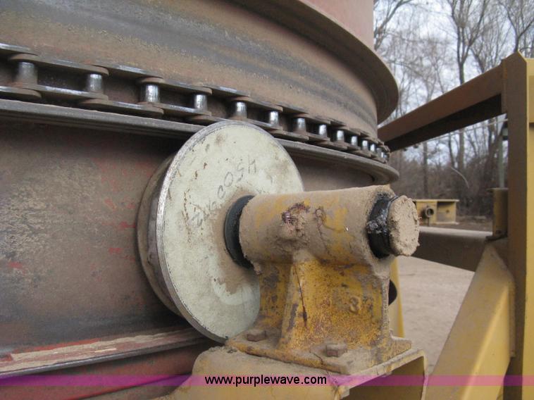 image for item B8456 1992 HayBuster H1000 Big Bite tub grinder