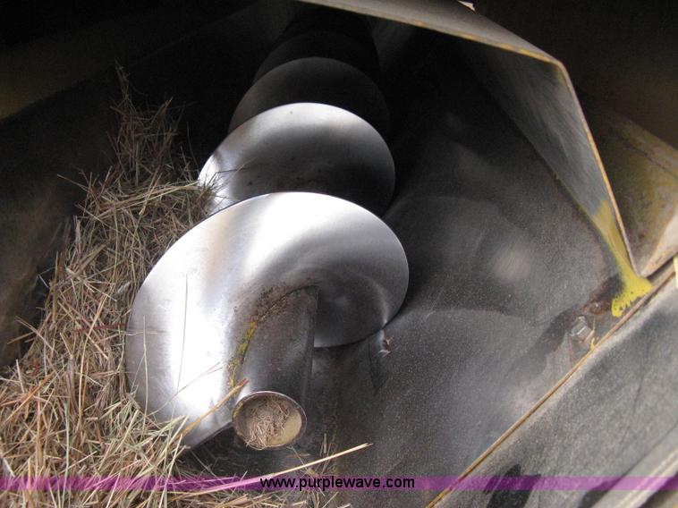 image for item B8456 1992 HayBuster H1000 Big Bite tub grinder