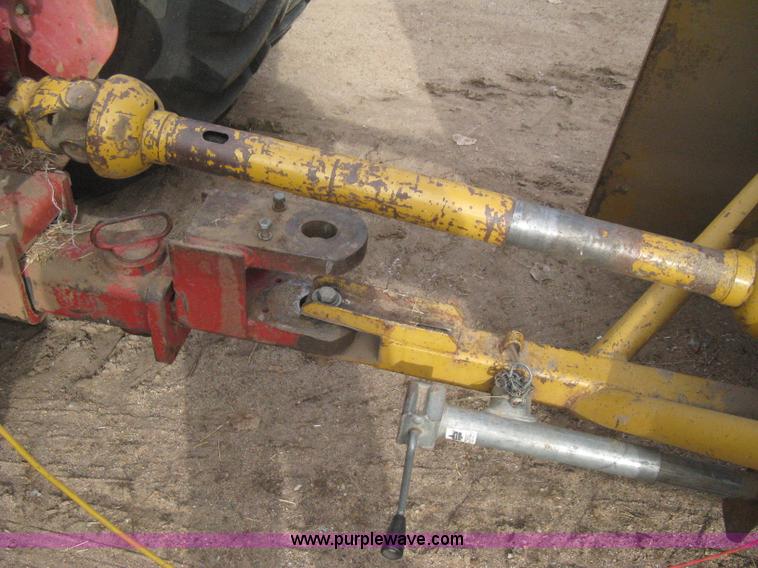 image for item B8456 1992 HayBuster H1000 Big Bite tub grinder