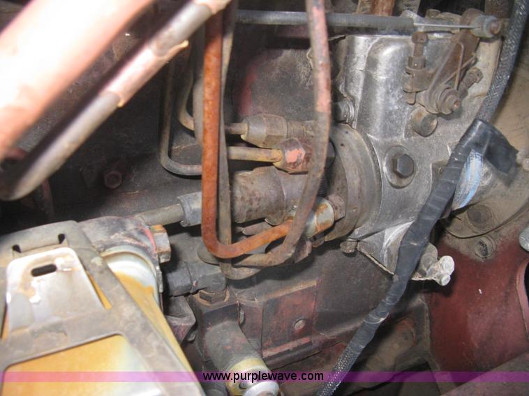 image for item B8487 1976 Allis Chalmers 7080 tractor