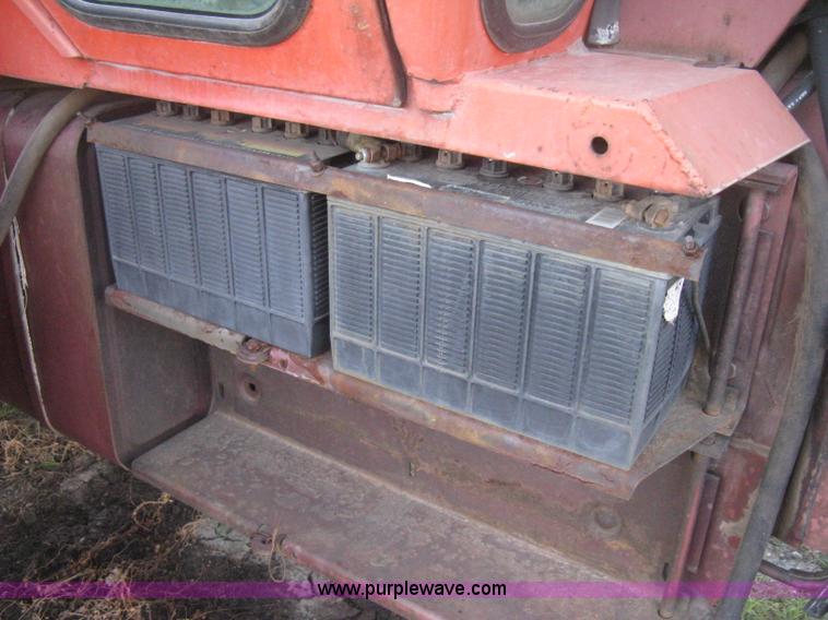 image for item B8487 1976 Allis Chalmers 7080 tractor