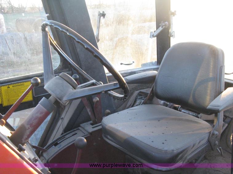 image for item B8487 1976 Allis Chalmers 7080 tractor