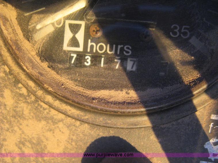 image for item B8487 1976 Allis Chalmers 7080 tractor