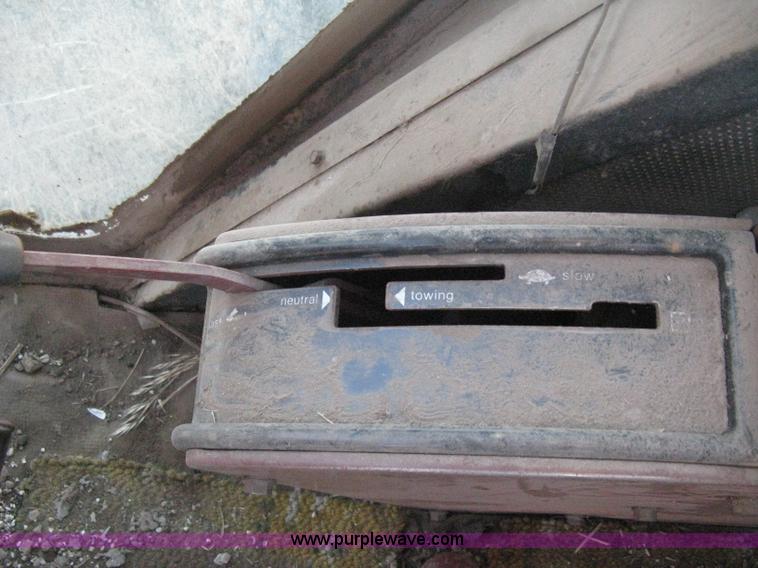 image for item B8487 1976 Allis Chalmers 7080 tractor