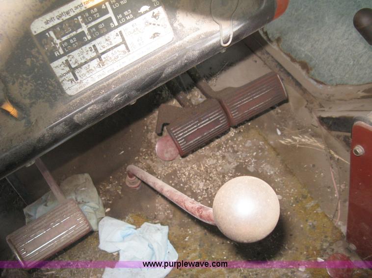 image for item B8487 1976 Allis Chalmers 7080 tractor