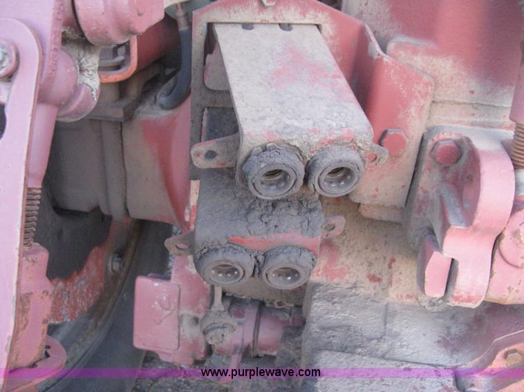 image for item B8487 1976 Allis Chalmers 7080 tractor