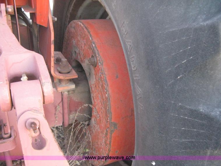 image for item B8487 1976 Allis Chalmers 7080 tractor