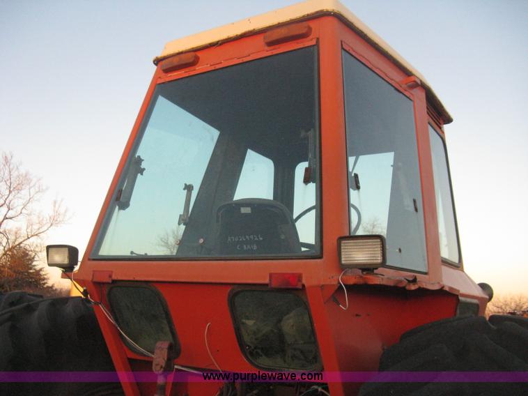 image for item B8487 1976 Allis Chalmers 7080 tractor