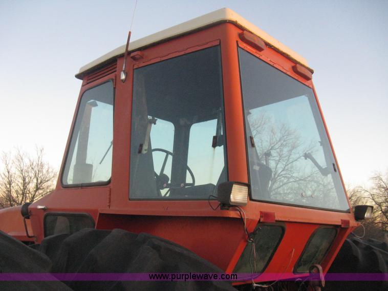 image for item B8487 1976 Allis Chalmers 7080 tractor