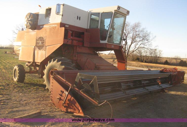 image for item B8488 International 915 Turbo combine