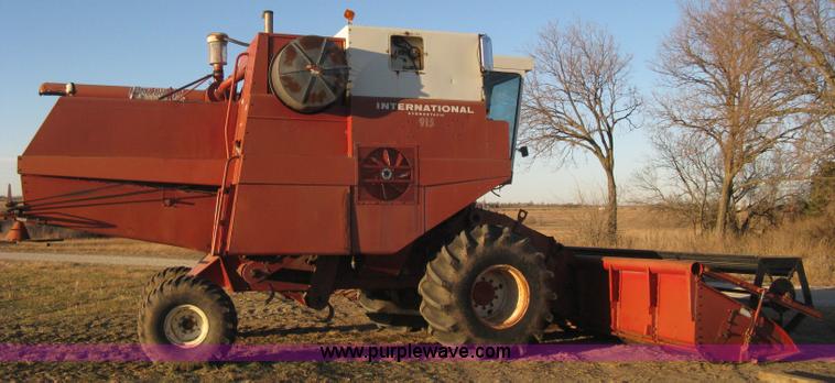 image for item B8488 International 915 Turbo combine
