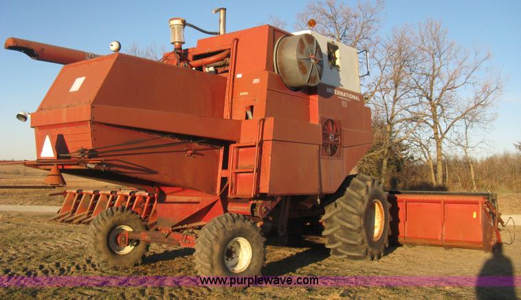 image for item B8488 International 915 Turbo combine