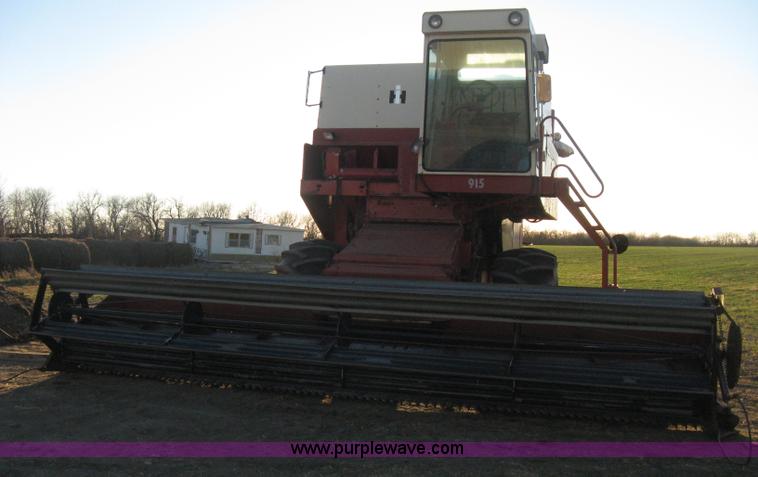image for item B8488 International 915 Turbo combine