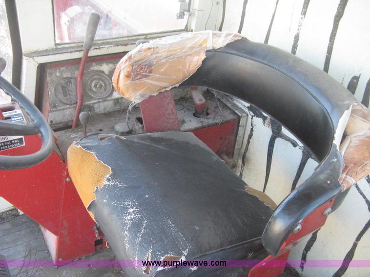 image for item B8488 International 915 Turbo combine