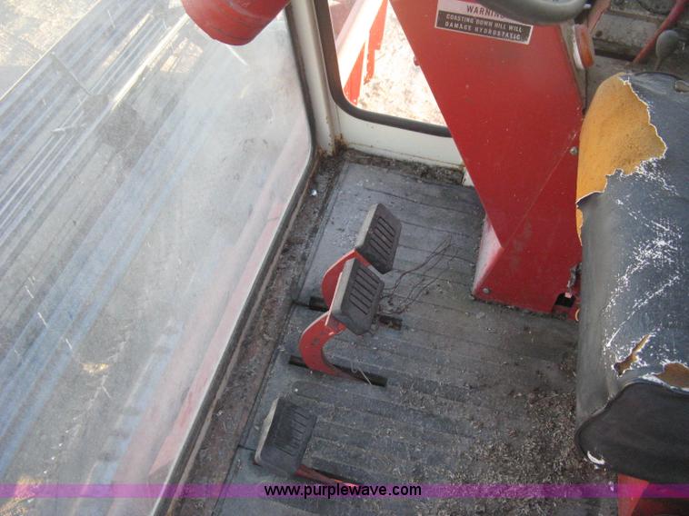 image for item B8488 International 915 Turbo combine