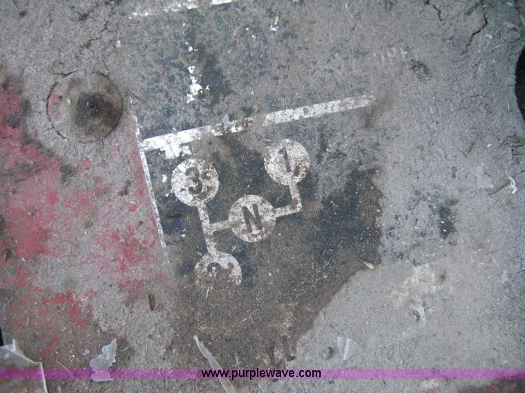 image for item B8488 International 915 Turbo combine