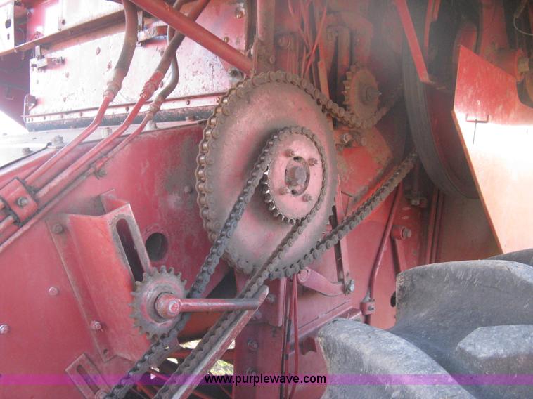 image for item B8488 International 915 Turbo combine