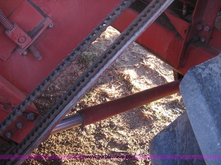 image for item B8488 International 915 Turbo combine