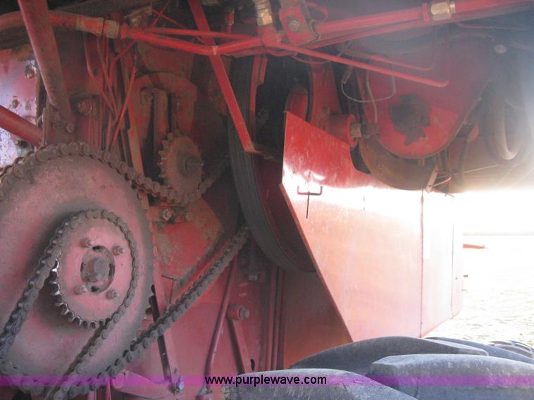image for item B8488 International 915 Turbo combine