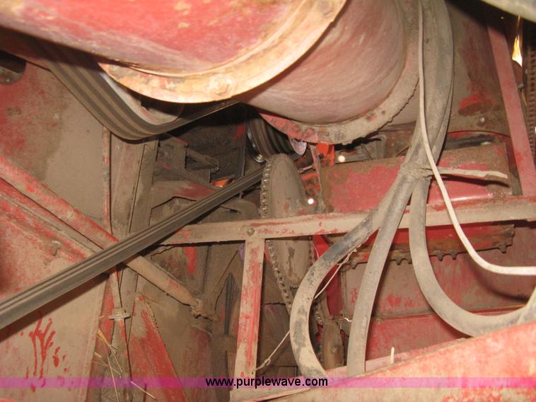 image for item B8488 International 915 Turbo combine