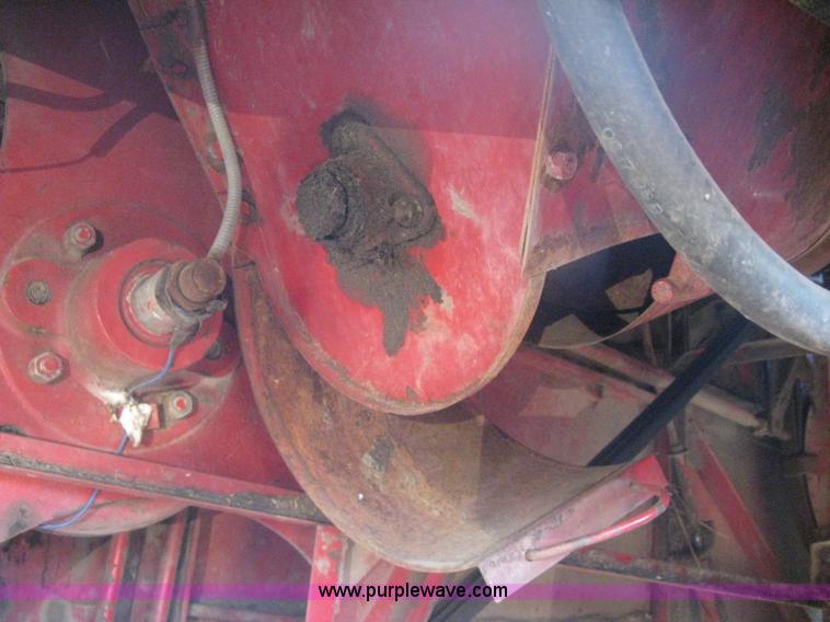 image for item B8488 International 915 Turbo combine