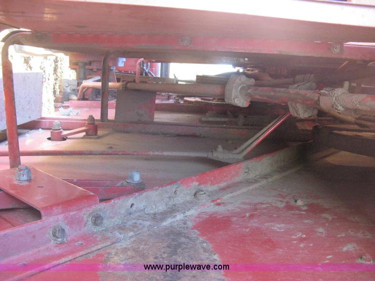 image for item B8488 International 915 Turbo combine