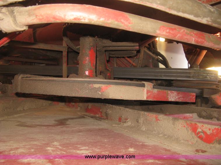 image for item B8488 International 915 Turbo combine