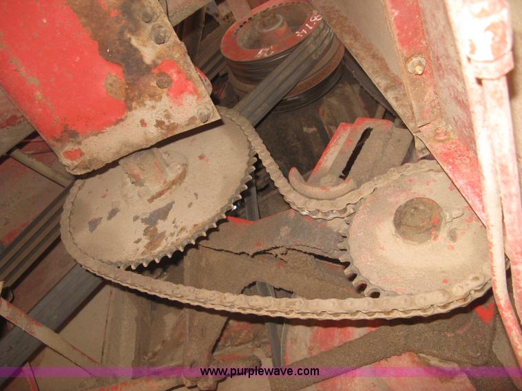 image for item B8488 International 915 Turbo combine