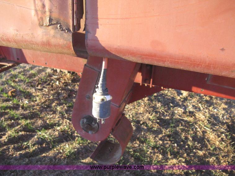 image for item B8488 International 915 Turbo combine