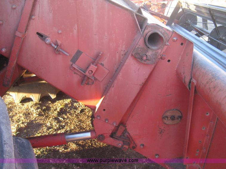 image for item B8488 International 915 Turbo combine