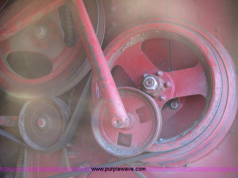 image for item B8488 International 915 Turbo combine