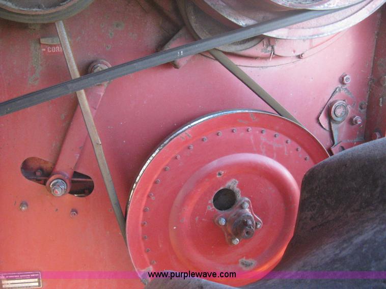 image for item B8488 International 915 Turbo combine